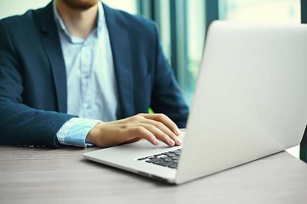 Monitorizar las páginas web visitadas por el trabajador